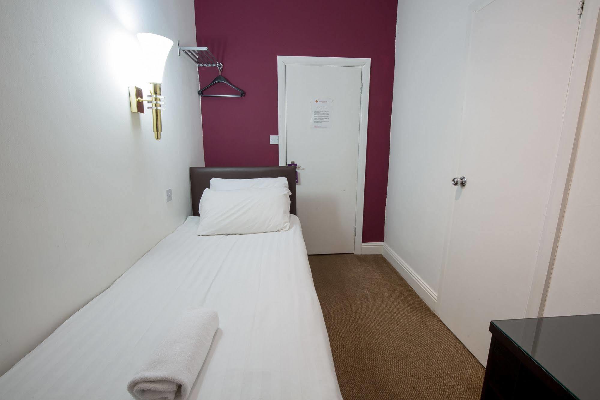 Cranford Hotel Ilford Esterno foto